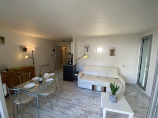 Salon avec salle à manger