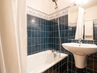 5A56365000CA1EDCB5EA9E334AF6D6C9.jpg 5A56365000CA1EDCB5EA9E334AF6D6C9.jpg