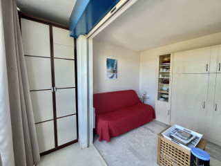 _lv_images__lot_0000004148_03_3332414