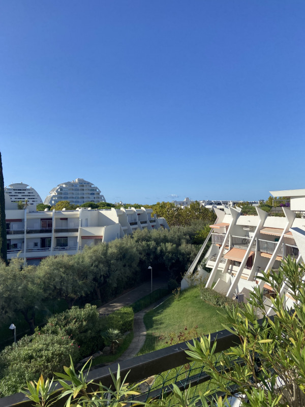 Vue générale de la résidence depuis la terrasse