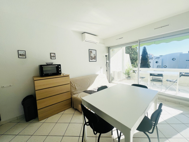 _lv_images__lot_0000000008_06_3461379