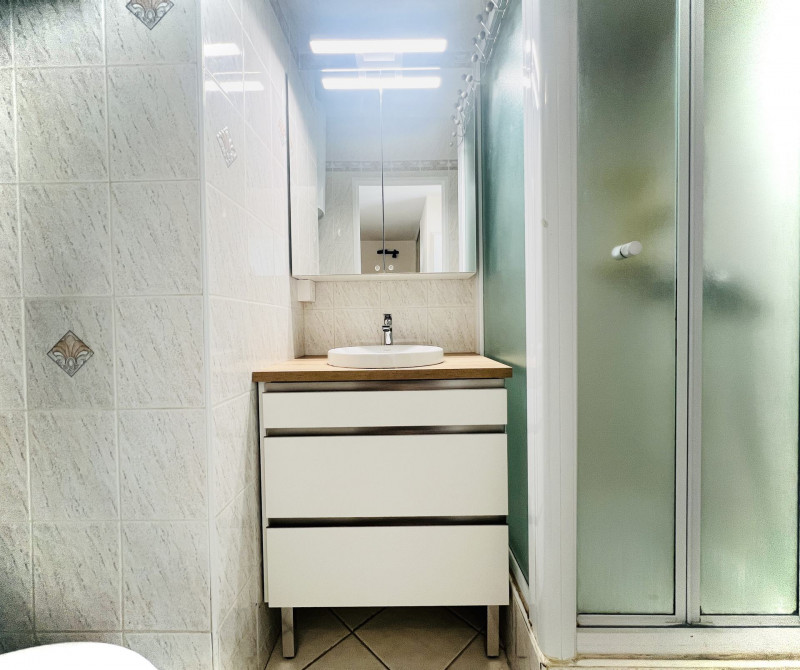 _lv_images__lot_0000000008_11_3461384