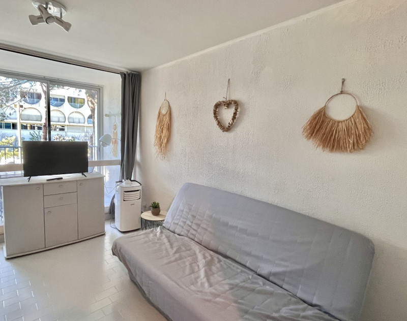 _lv_images__lot_0000004044_01_3056833