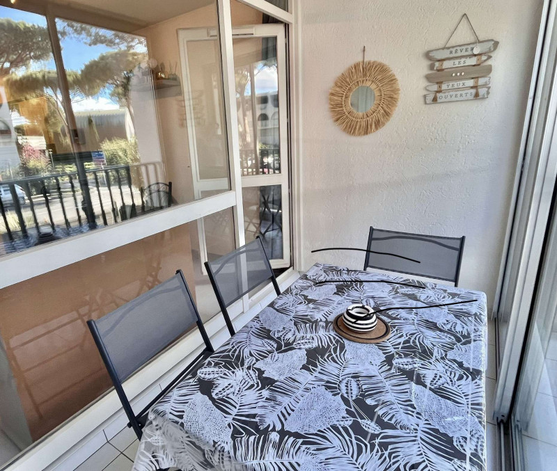 _lv_images__lot_0000004044_02_3231027