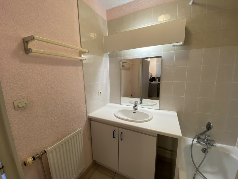 _lv_images__lot_0000004052_09_3235328