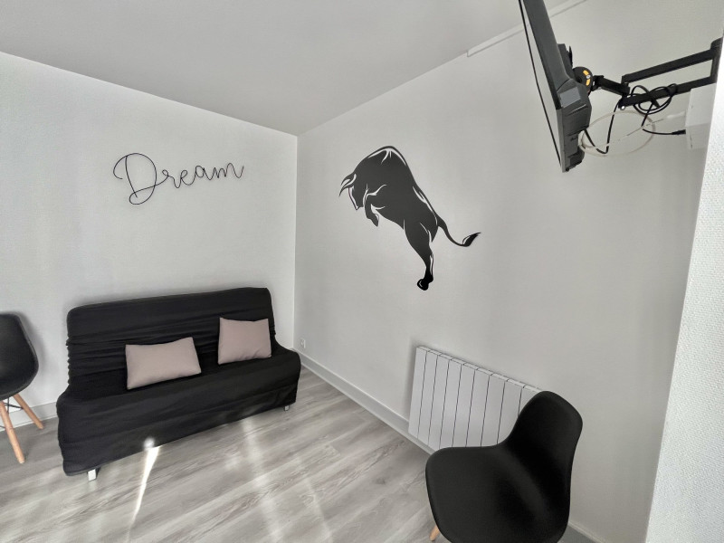 _lv_images__lot_0000004189_01_3036888